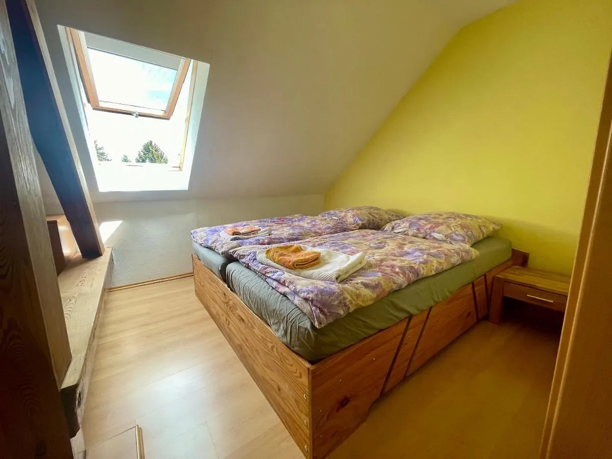 Biesdorf-verkehrsgünstig und ruhig Berlin Apartment